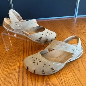 Earth Origins Brenda Taupe Size 8 WIDE Women's Sandals